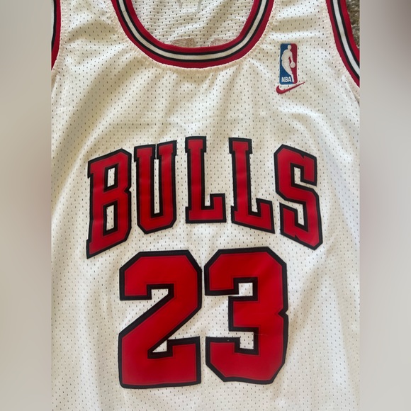Chicago Bulls Jordan Jersey - Picture 6 of 6